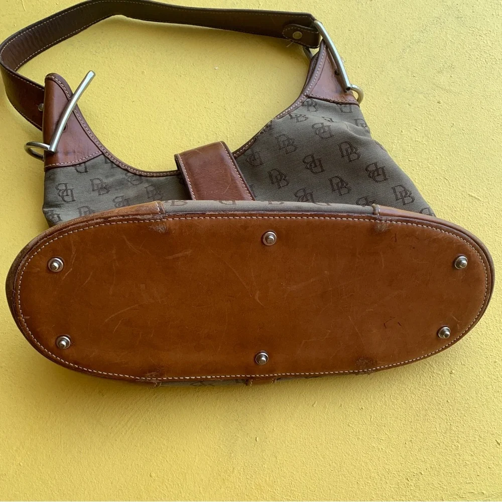 Dooney & Bourke classic vintage